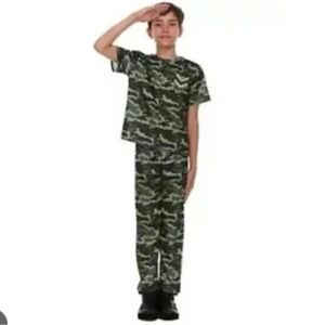 NWT Camo Soldier Kids Costume. Includes‎ a shirt & pants. Halloween Cosplay